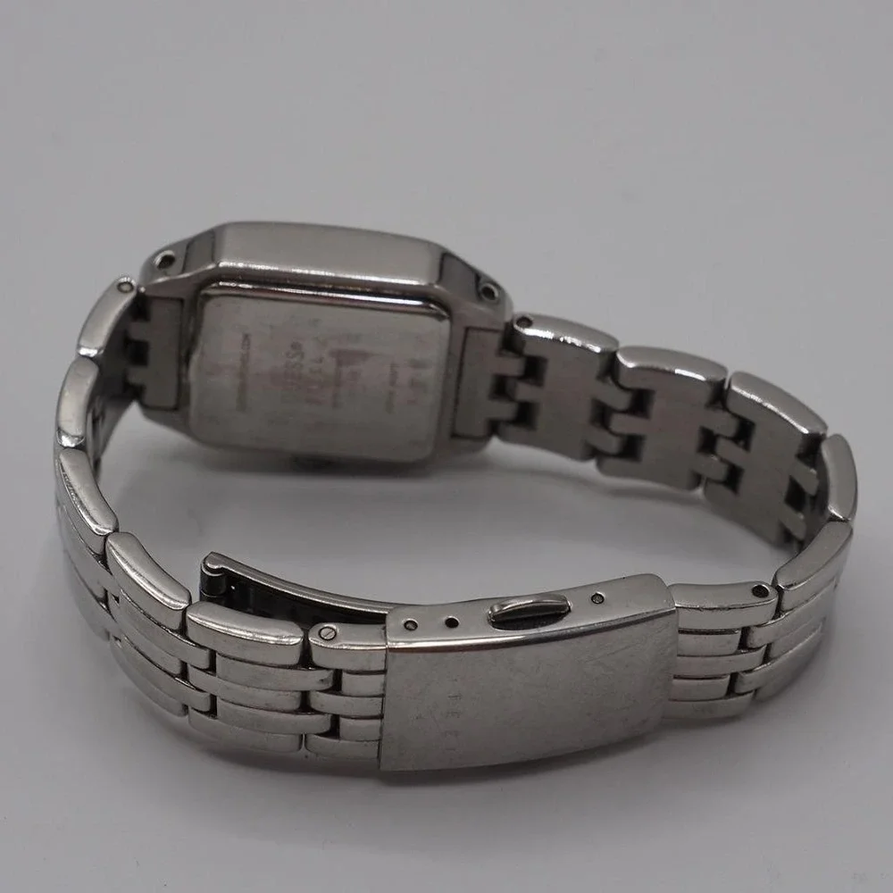 Guess Genuine Quartz Analog Ladies Watch Stainless Steel